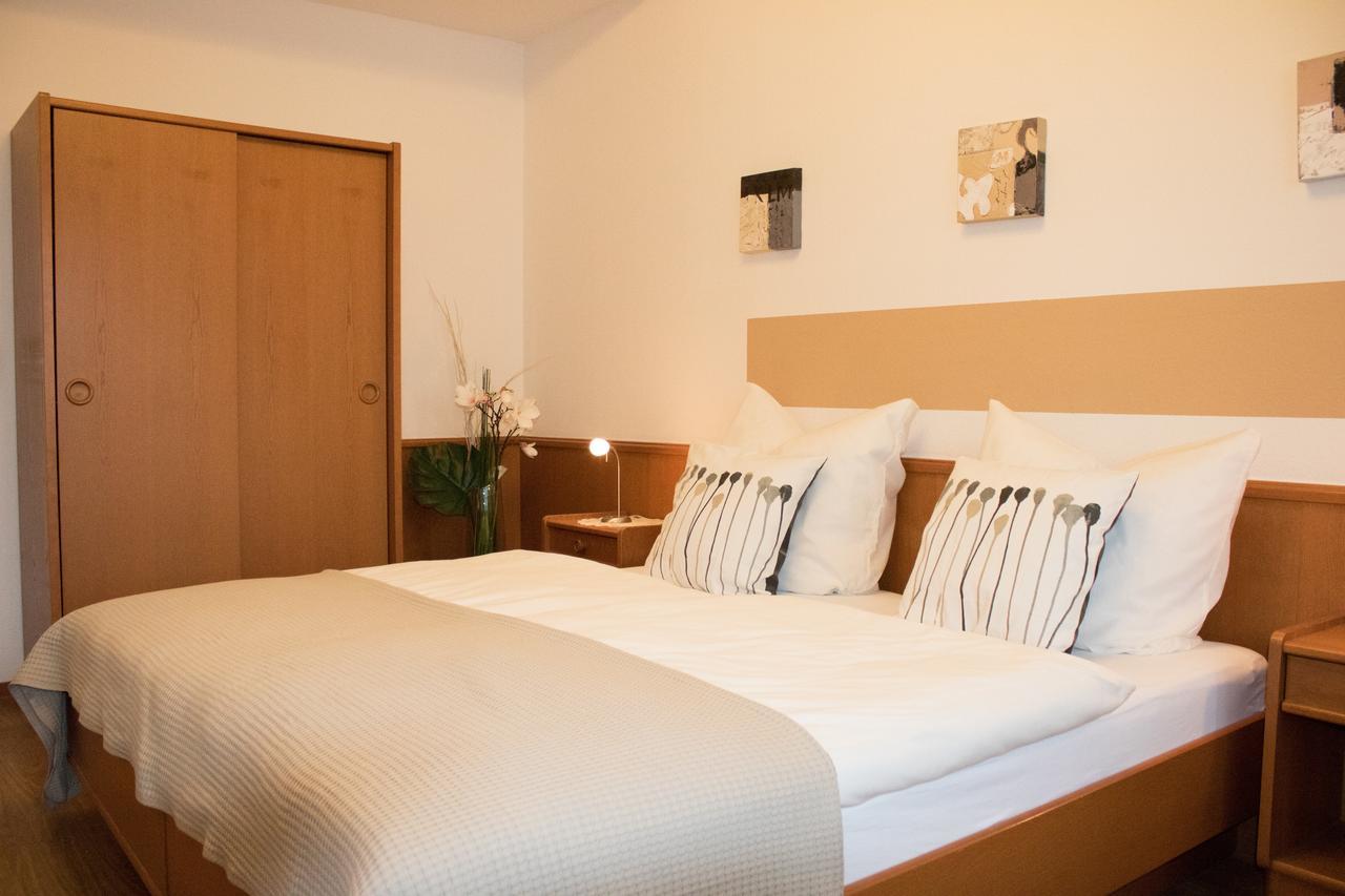 Stadthotel Ruesselsheim Exterior photo